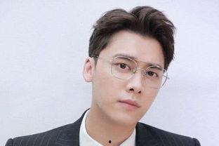 央视批评明星网红的节目,明星网红现象背后的反思与警示