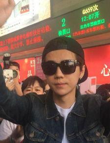 为啥明星网红不坐飞机,明星网红为何偏爱豪车出行而非飞机